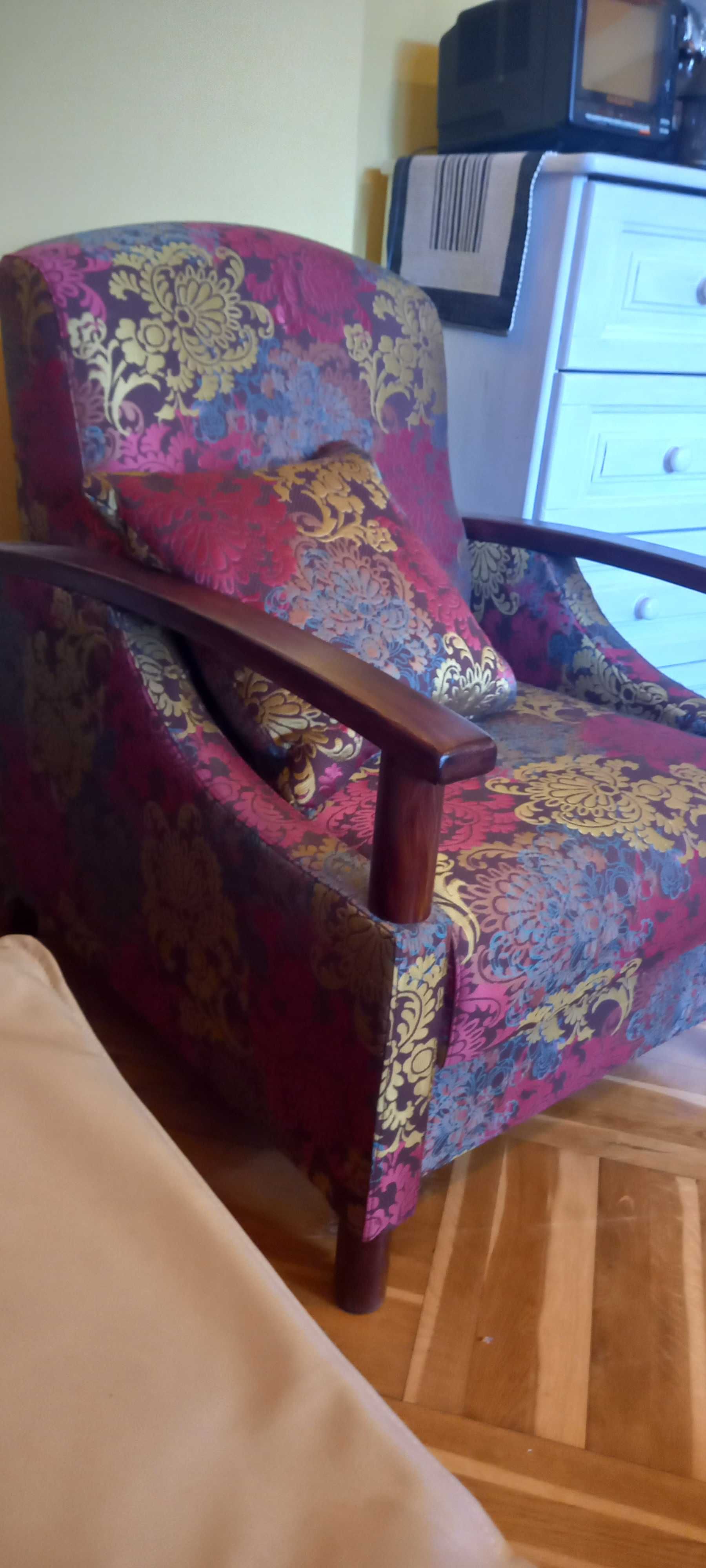 Fotel odnowiony antyk