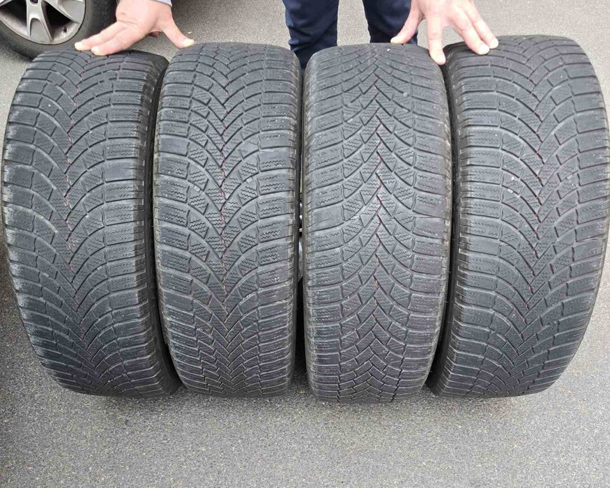 Шини/гума Bridgestone BLIZZAK LM005 (225/55R18 102V)