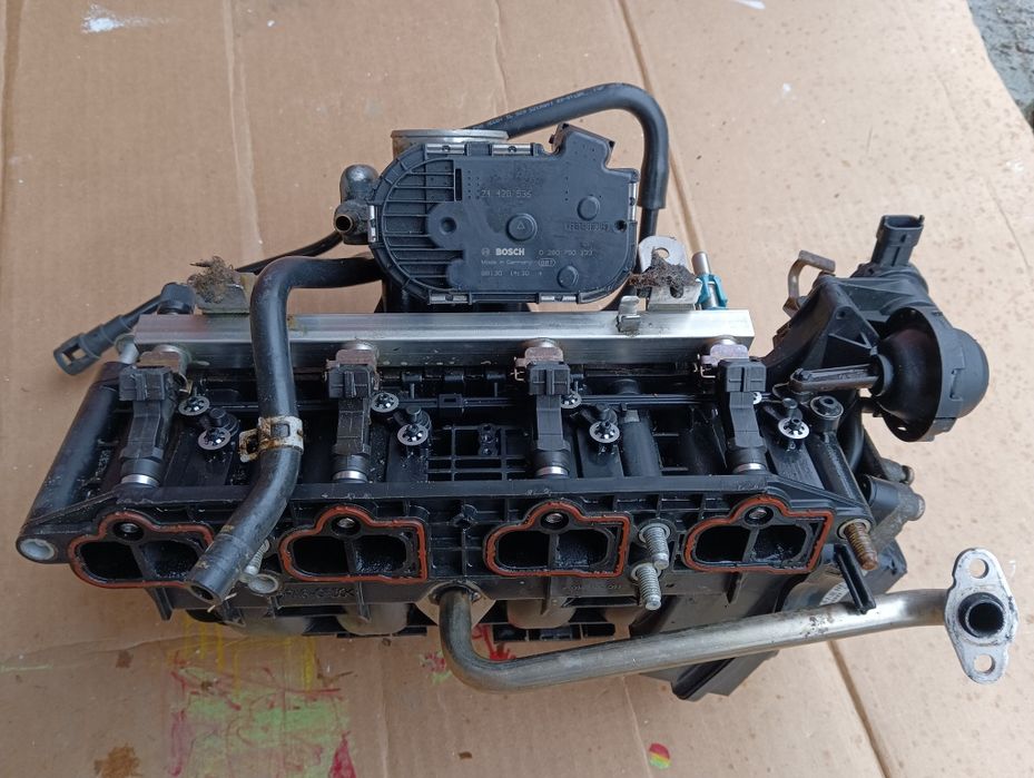 Kolektor ssący Corsa D 1.4 benzyna 2008 Z14XEP