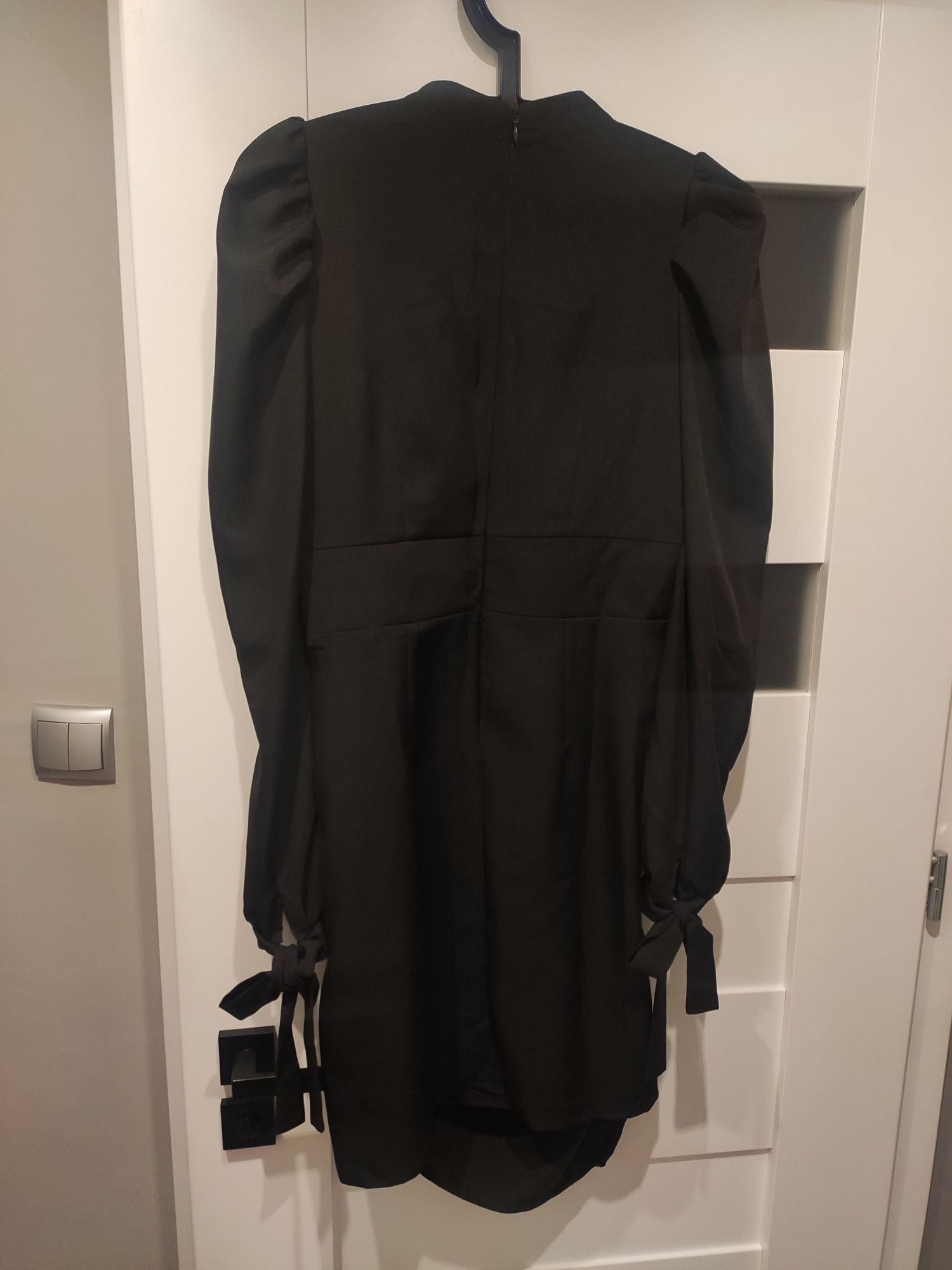 Sukienka  czarna rozmiar  M / 38 Miluna  Audrey