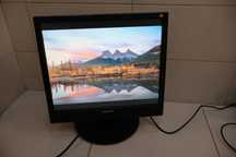 Monitor Sony 19 cali z głośnikami