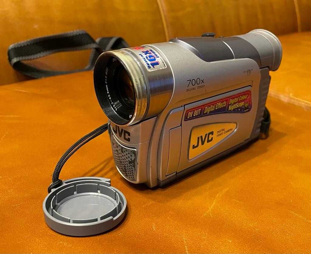 JVC Cybercam GR-D70 Mini com Mala de transporte