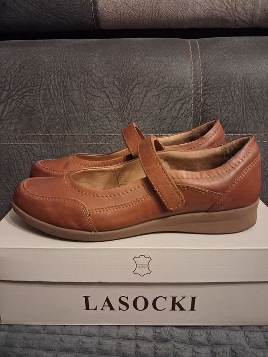 Półbuty czółenka na koturnie skórzane Lasocki r 38 brązowe