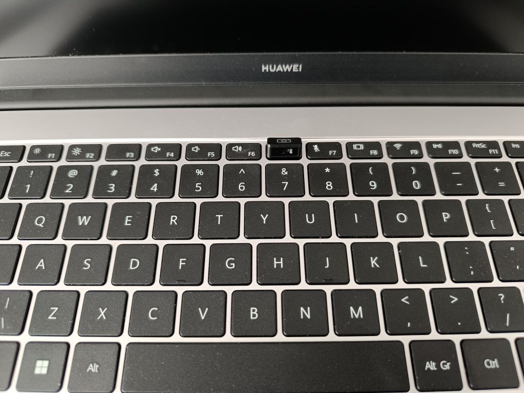Huawei MateBook D15- jak nowy!