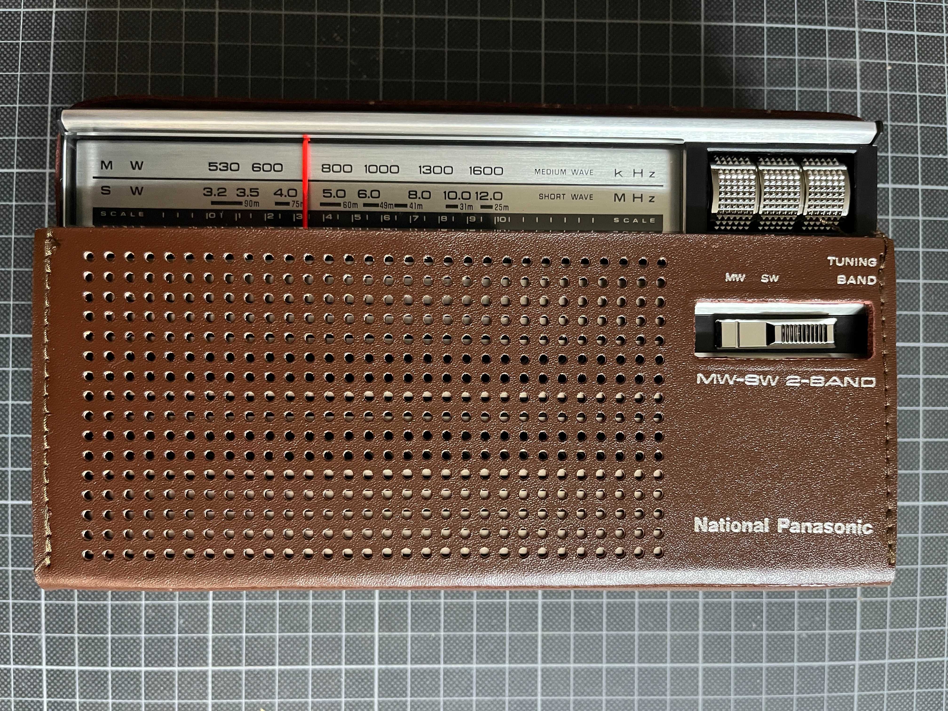 Rádio vintage a pilhas National Panasonic R-218 – novo na caixa