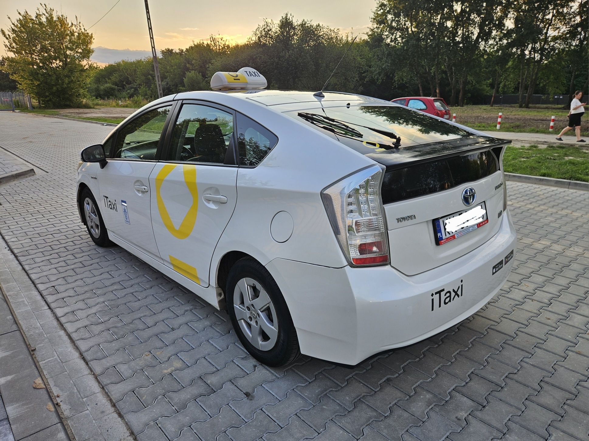 Toyota Prius 1.8 HYBRID • Automat • Z Włoch • Kraków