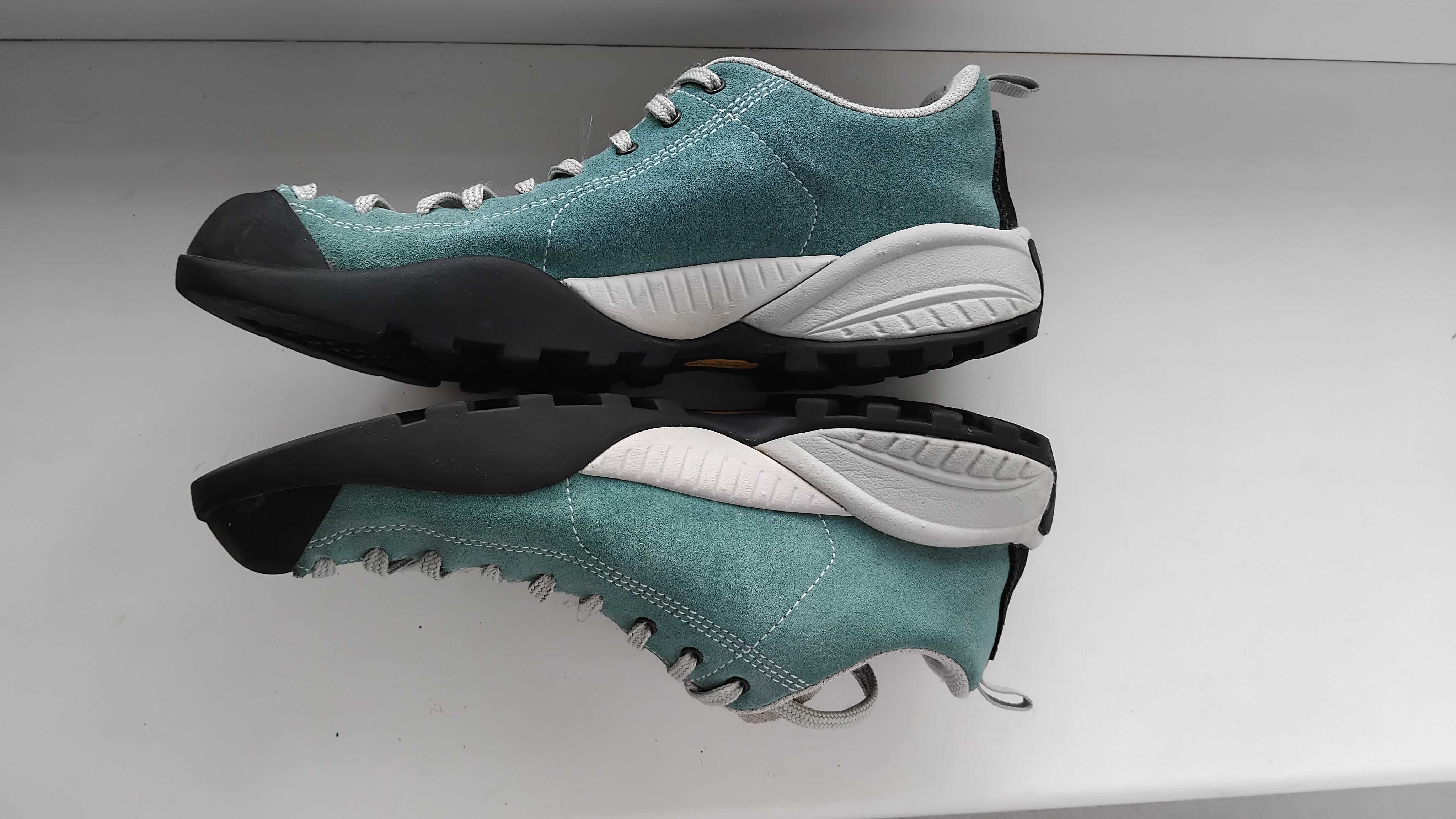 Scarpa 40р 25см кросiвки