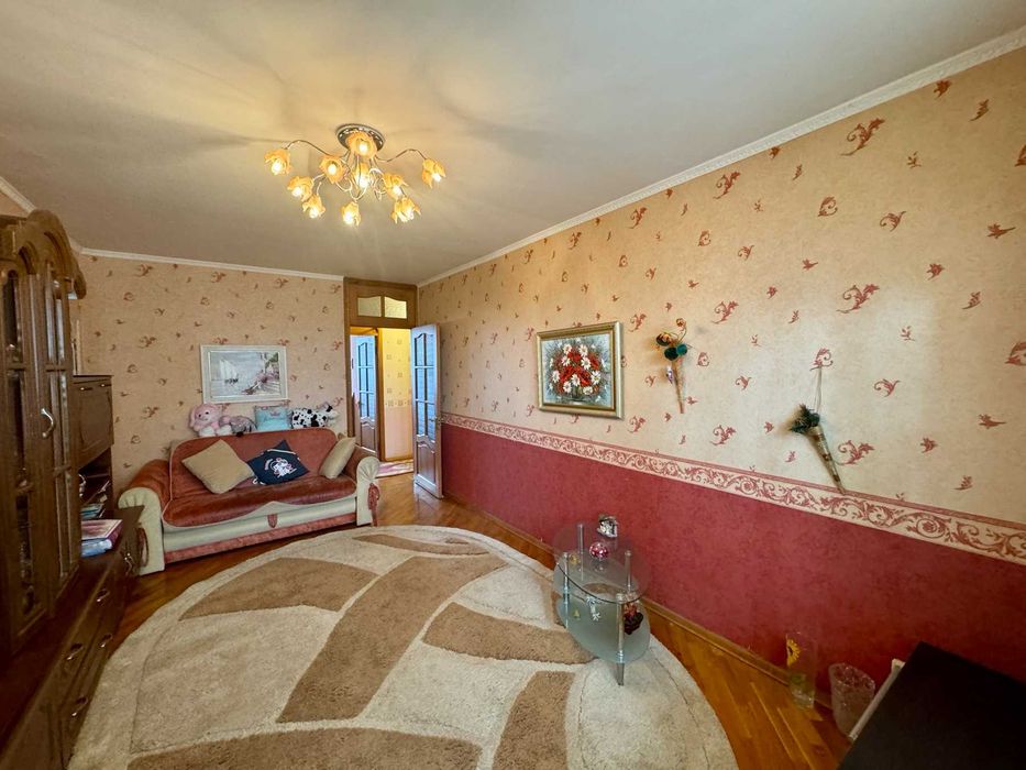 Продам недорого отличную 3х ком.квартиру в шикарном районе, Алексеевка