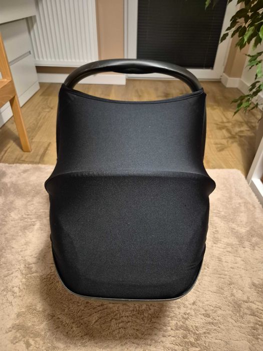 Fotelik samochodowy Maxi Cosi CabrioFix + Baza isofix FamilyFix.