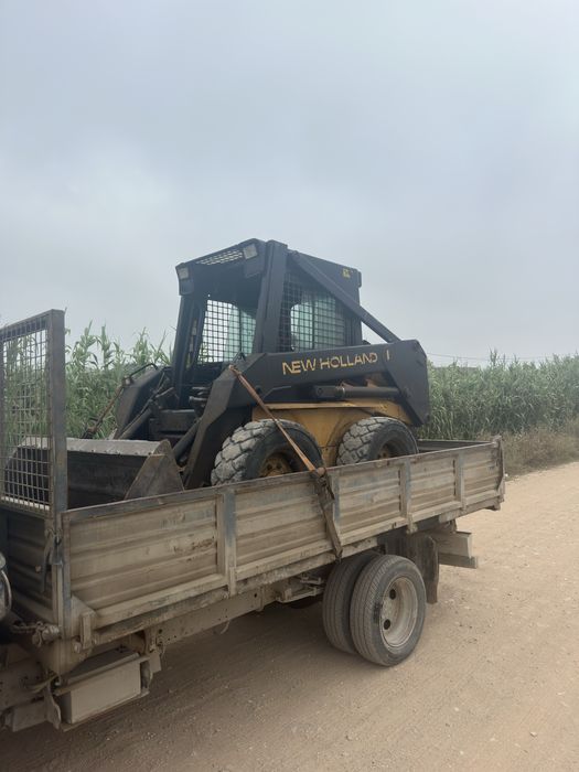 Serviços com Bobcat, MiniGiratoria e com Carrinha