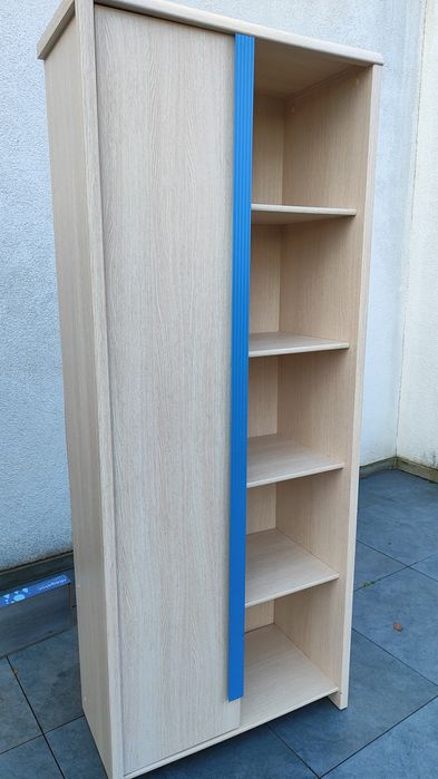 Meble do pokoju dziecięcego lub młodzieżowego