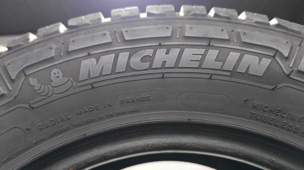 4 sztuki opony całoroczne 215/70/15C Michelin 109/107R( OL609/OH)
