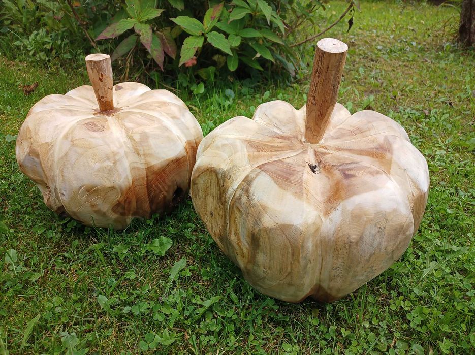 DYNIA na Halloween Elegancka Rzeźba z Drewna Tekowego 25cm śr.