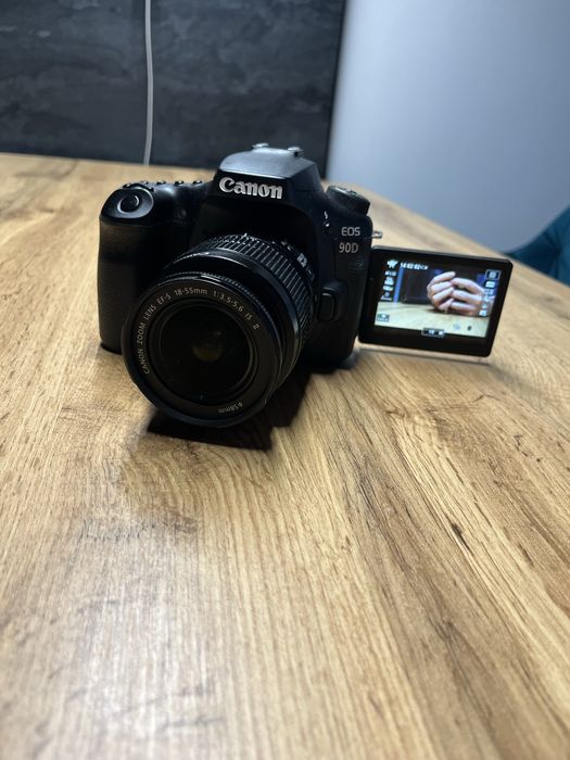 Камера Canon eos 90 D обʼєктив, зарядне