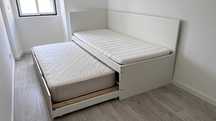 Cama ikea Slakt, com bicama + colchões.