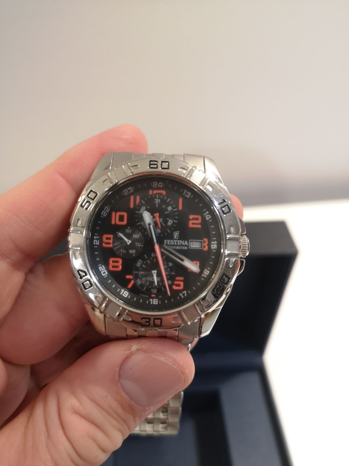 Sprzedam zegarek Festina, model F16494/6