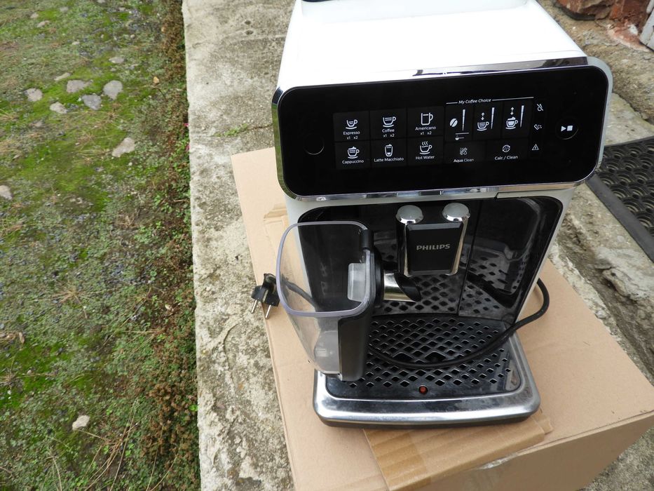 PHILIPS LatteGo 3200 Automatyczny ekspres ciśnieniowy EP3243/50 biały