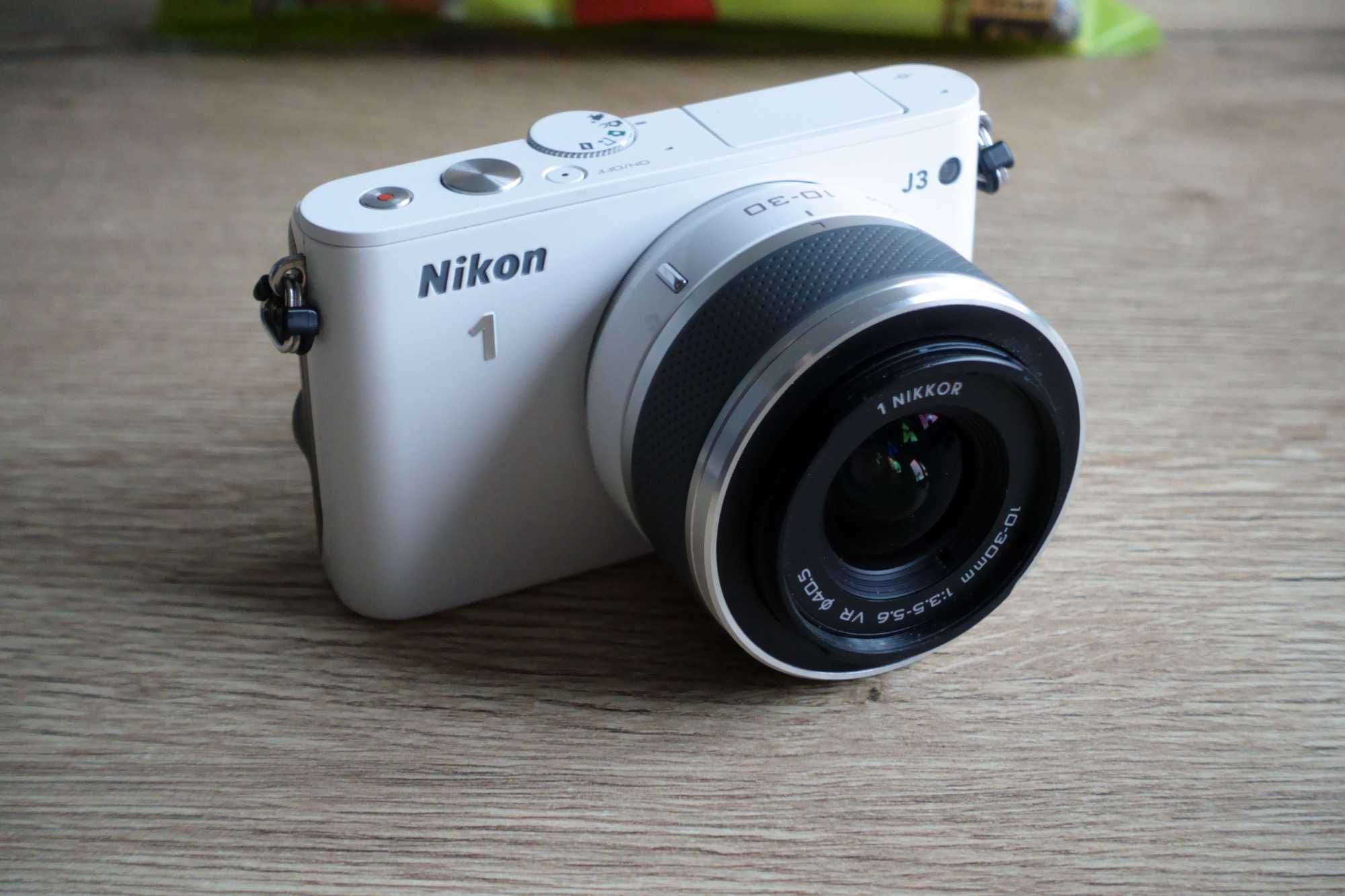 Nikon J3 + obiektyw Nikon 1 Nikkor 10-30 VR
