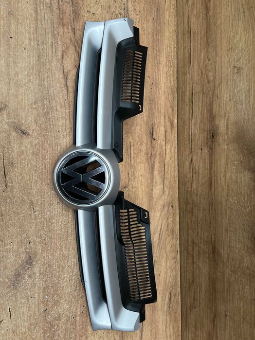 Grill atrapa zderzaka Golf 5 kolor la7w