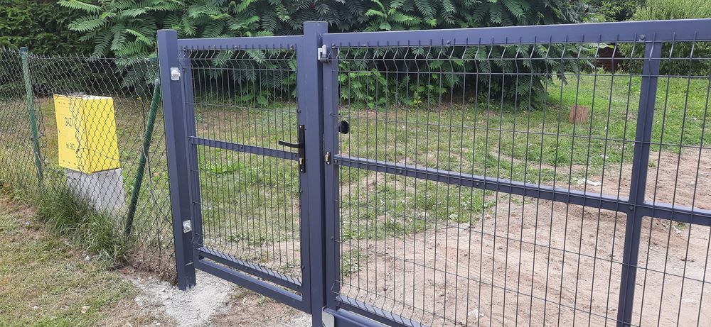 Okazja                           Brama przesuwna ze słupami (furtka)