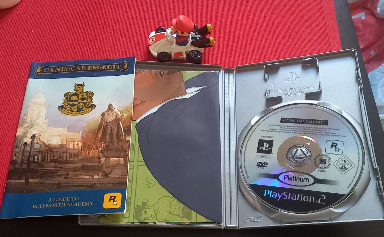 Jogos e cartão memória Playstation 2 em muito bom estado