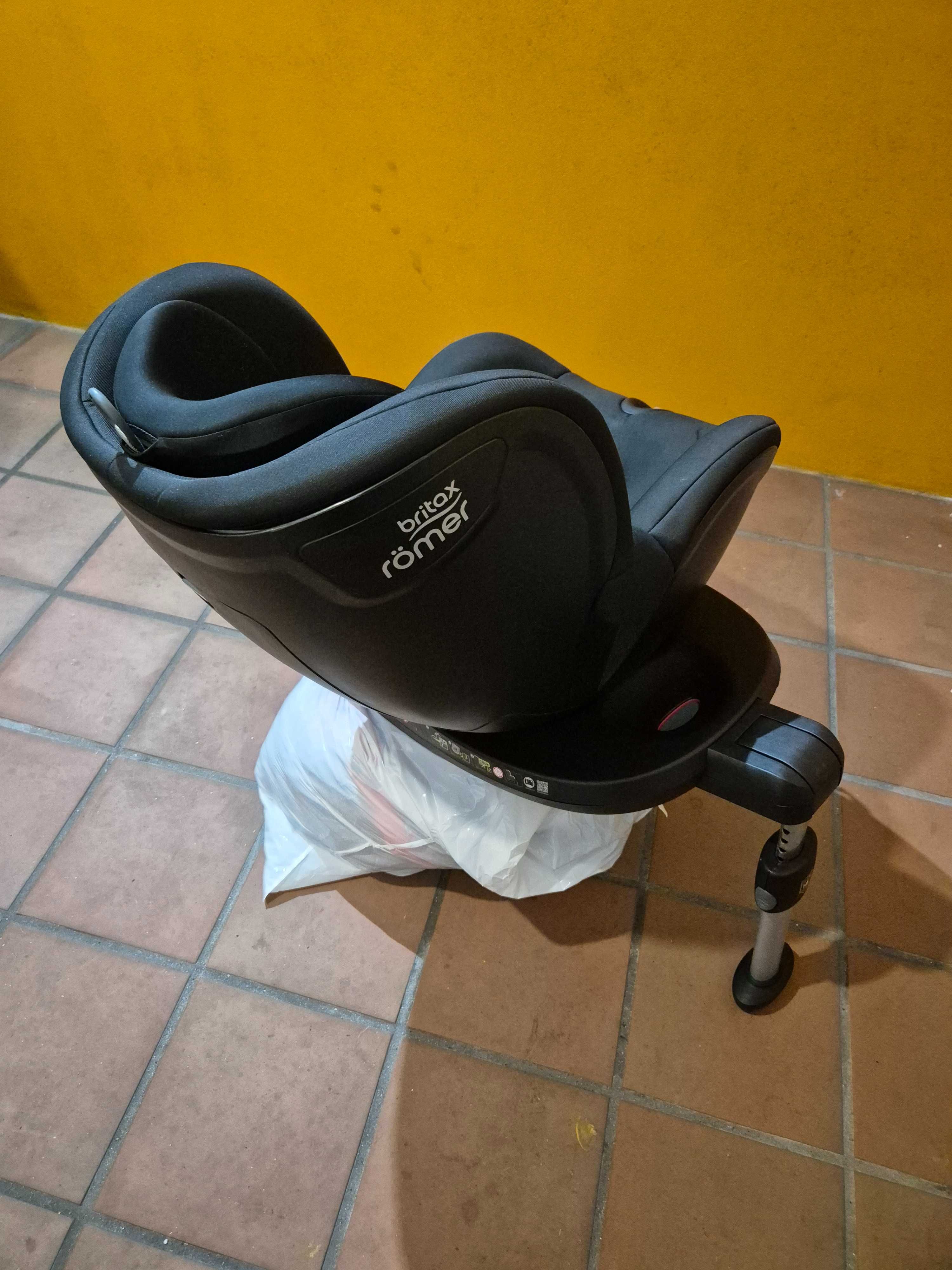 Cadeira Auto Britax Römer DUALFIX 2R com ISOFIX 0-18kgs ou 4anos