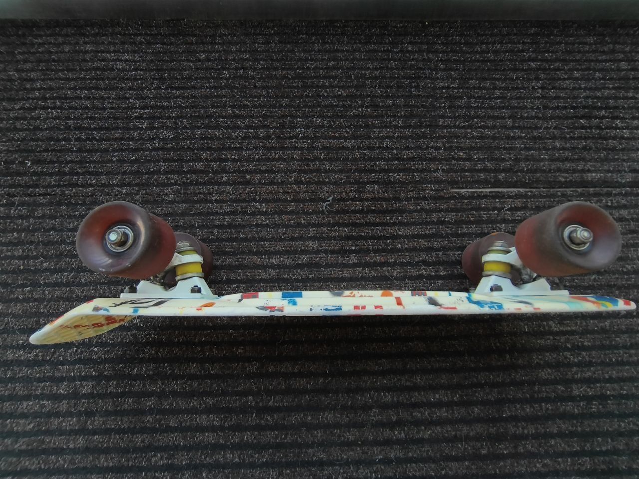 Penny board FISZKA deskorolka dla dzieci 56cm GRAFFITI