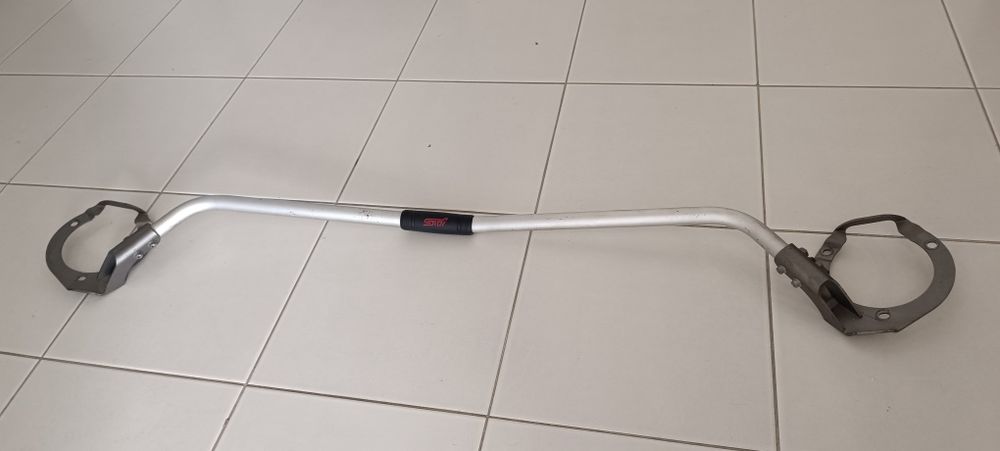 Barra AA flexível STi original Subaru Legacy Outback BM/BR 09-14