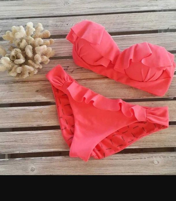 Купальник з рюшою