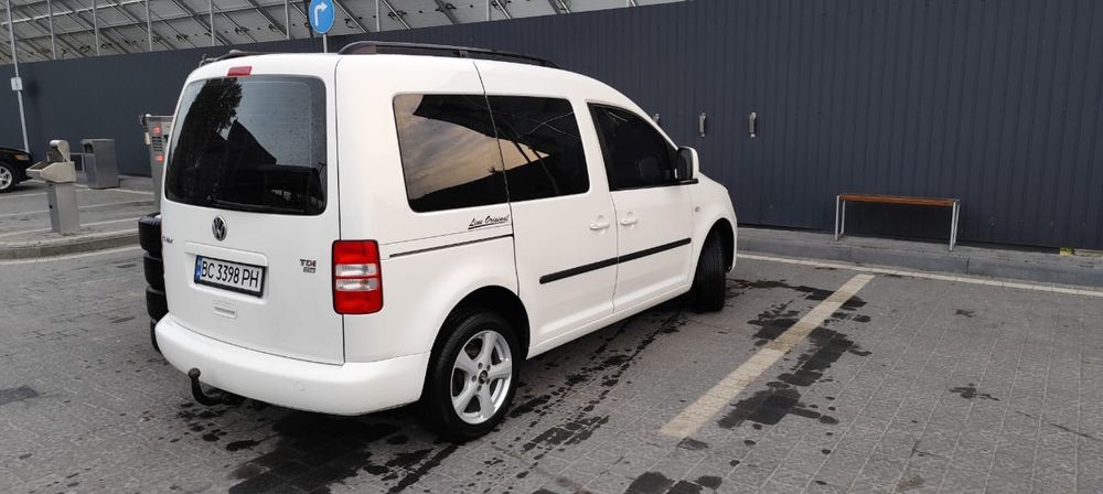 Volkswagen Caddy 2015 року, дизель 1.6.