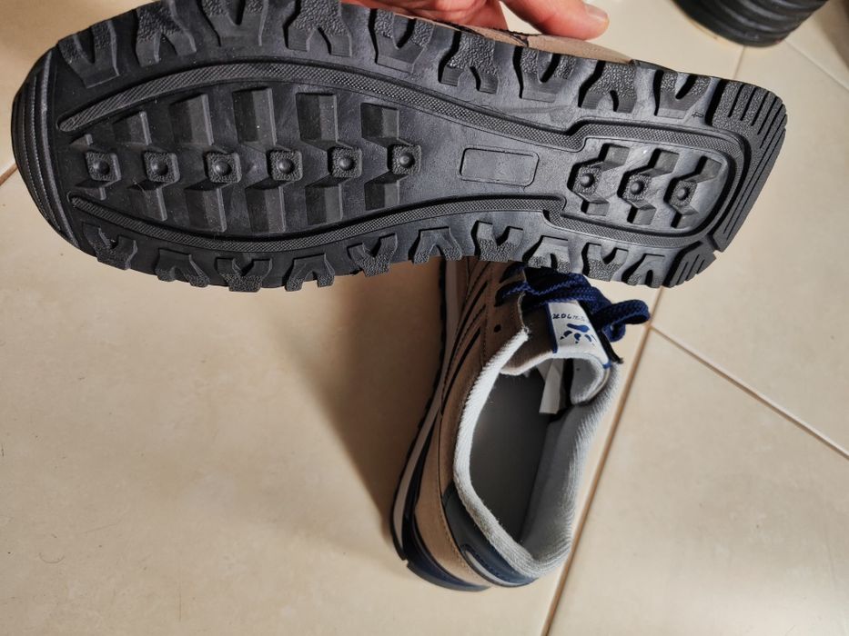 Tênis casuais novos