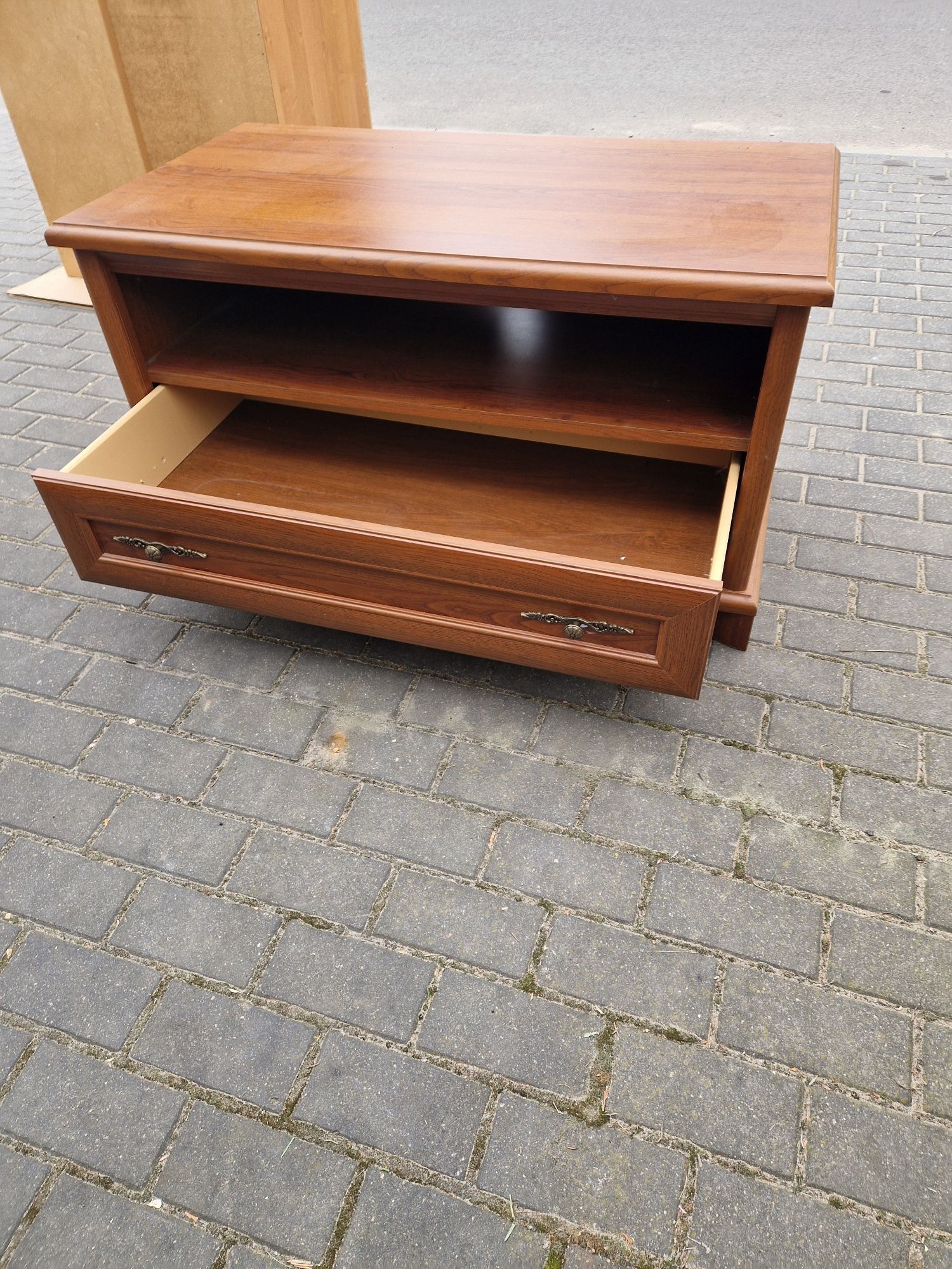 Sprzedam szafkę pod telewizor  KENT
