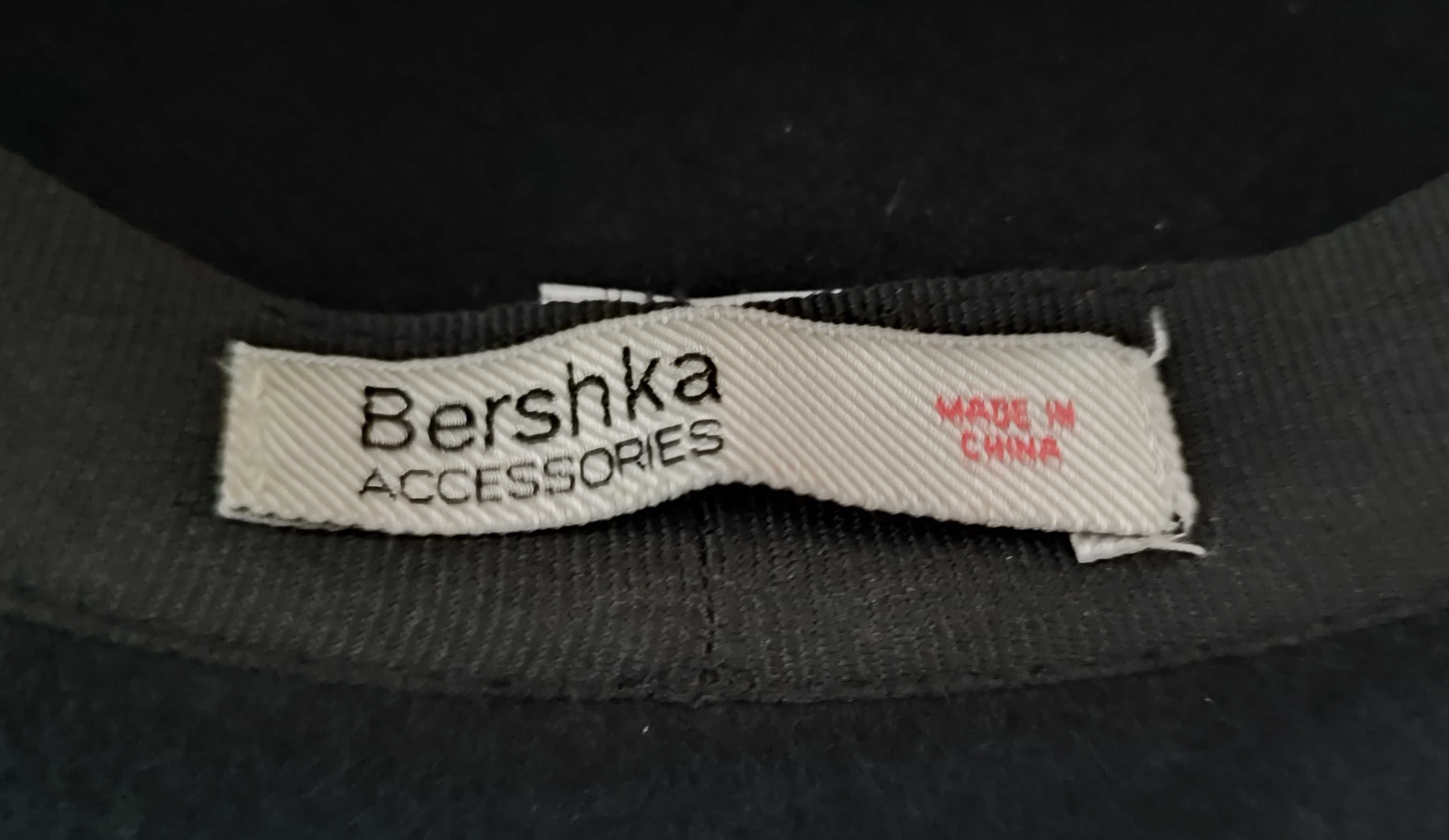 Стильний фетровий капелюх Bershka