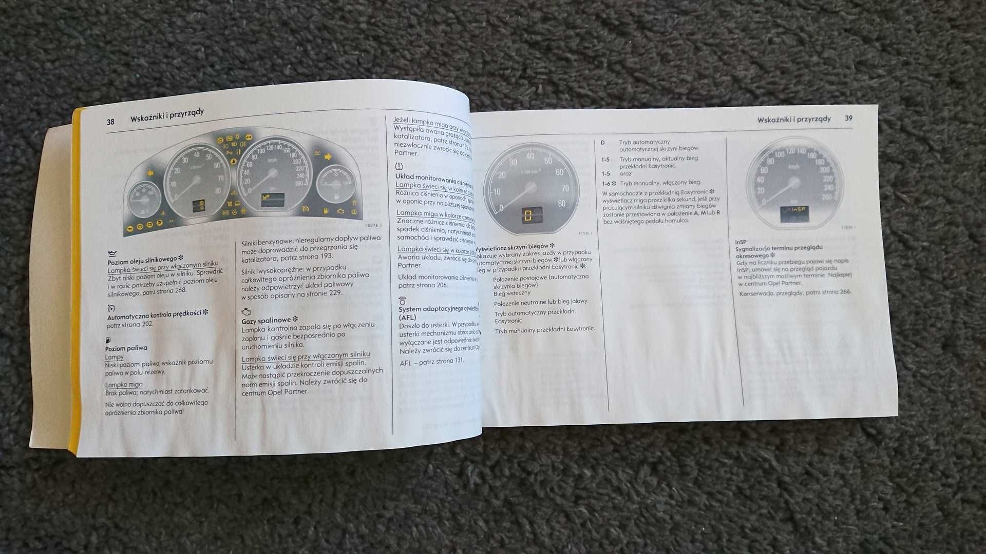 Instrukcja obsługi Opel Vectra C + etui (z rocznika 2006)