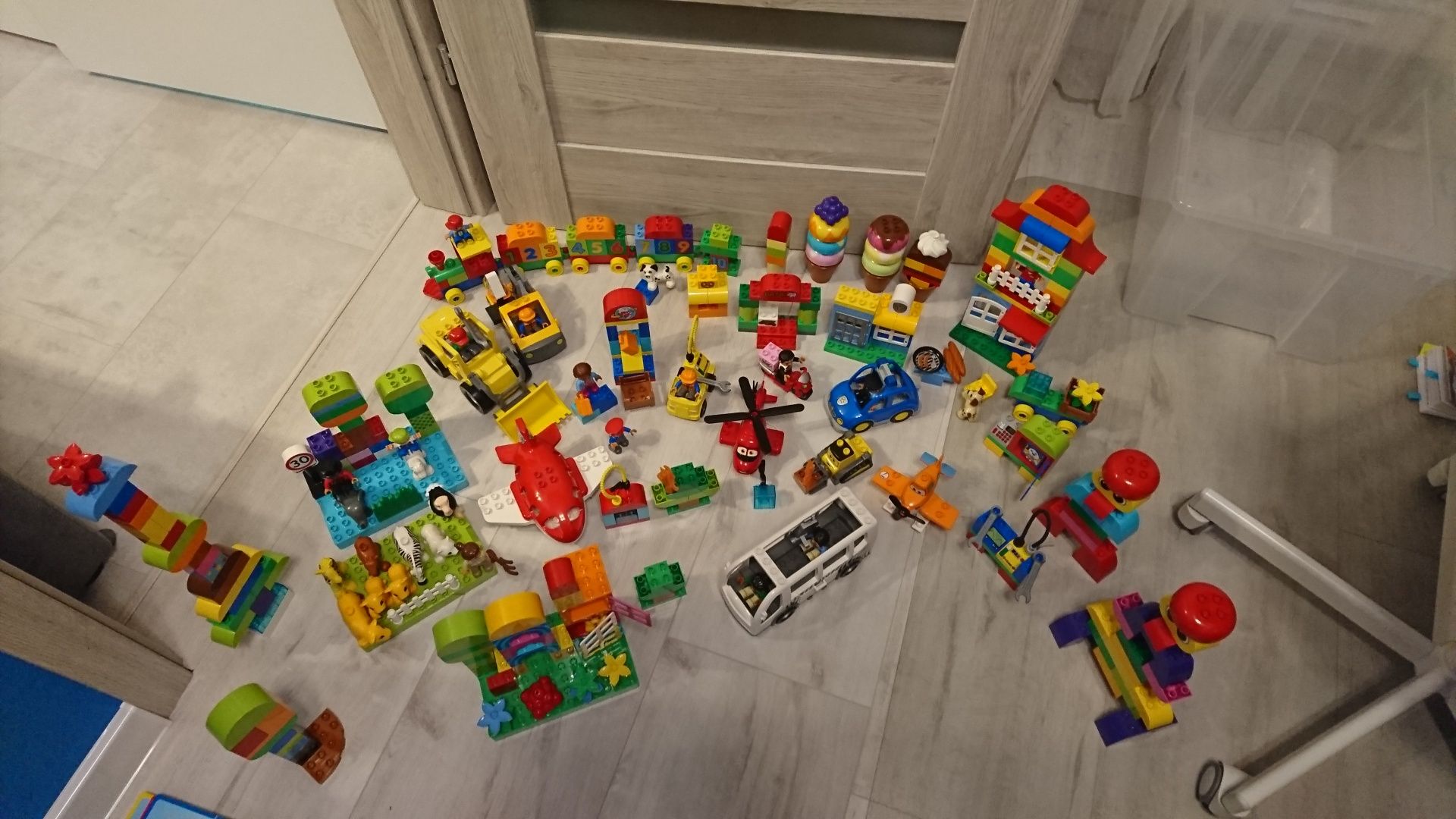Lego duplo Mega zestaw - zawiera 12 mniejszych
