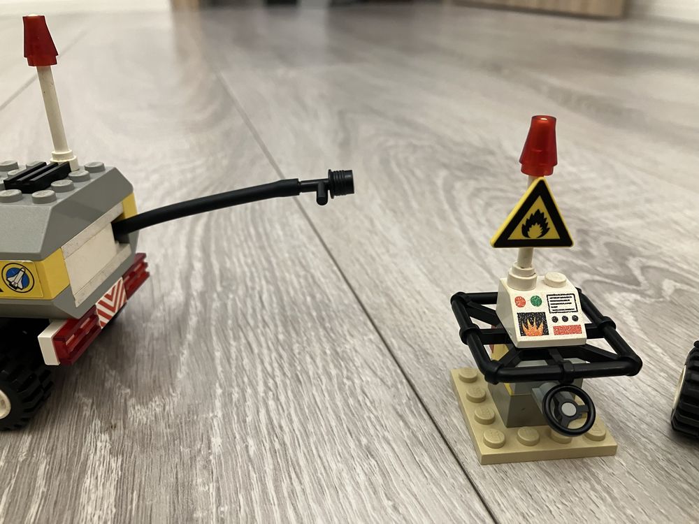 Lego system city space port 6459 - Fuel Truck