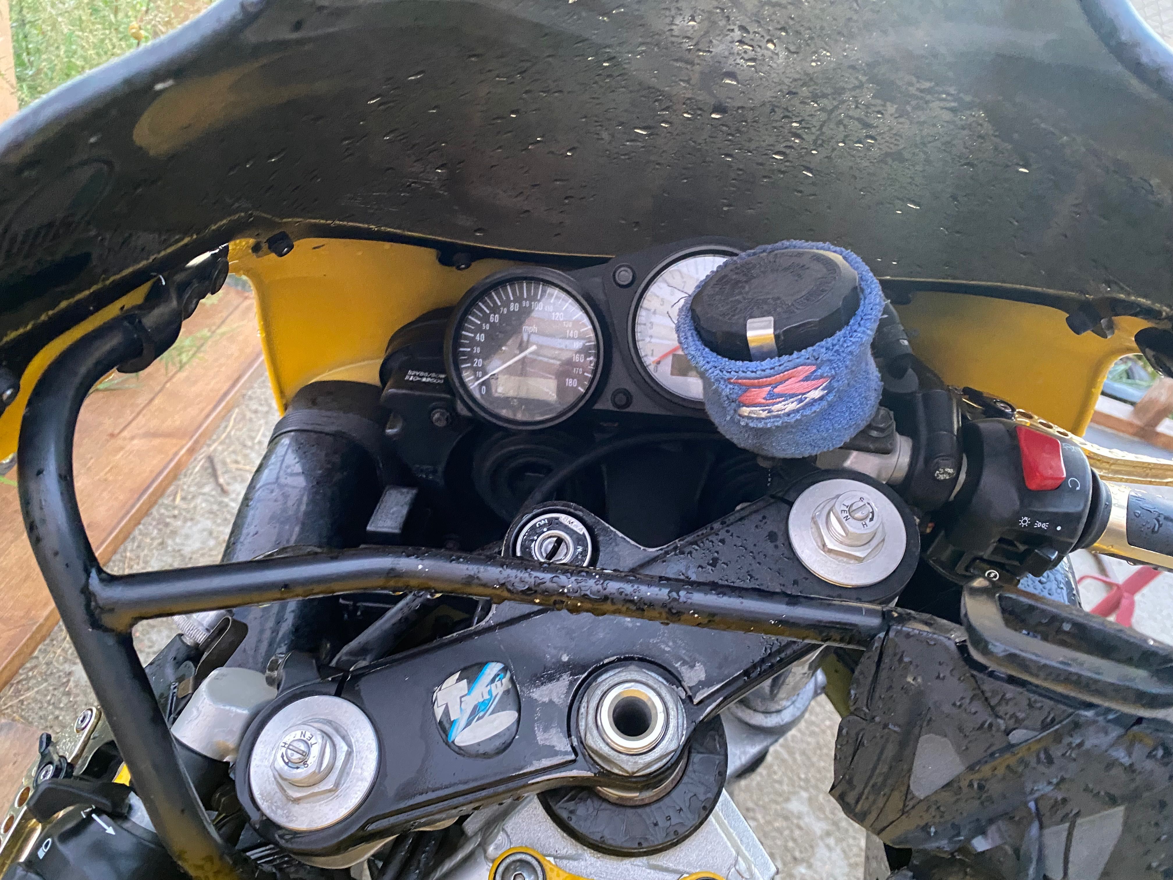 Suzuki GSX-R 600 SRAD TANIO !