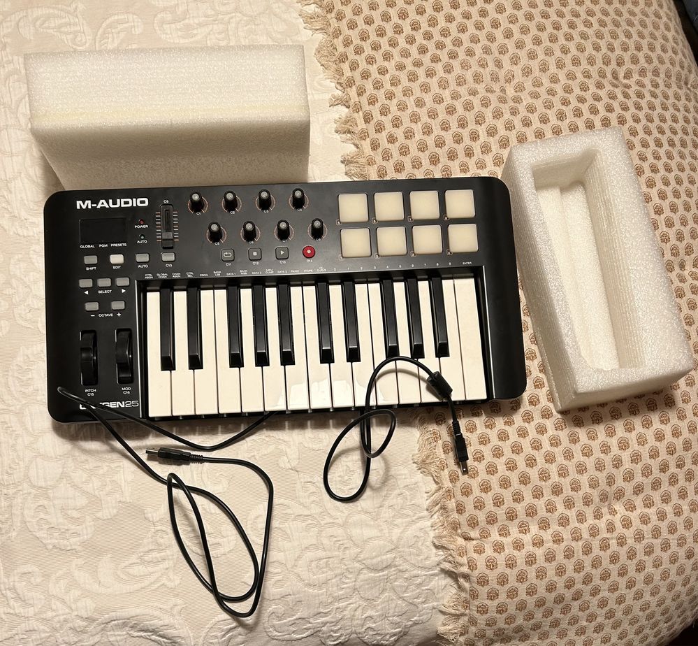 M-Audio MIDI keyboard