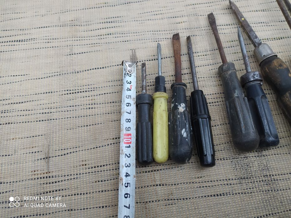 Крім 7.Херсон. Набор отвёрток разных размеров, в залишку крім 7 зліва.