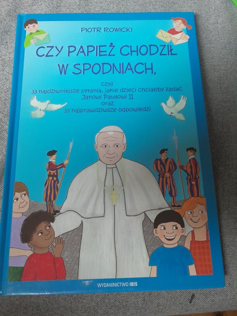 Czy papież chodził w spodniach?