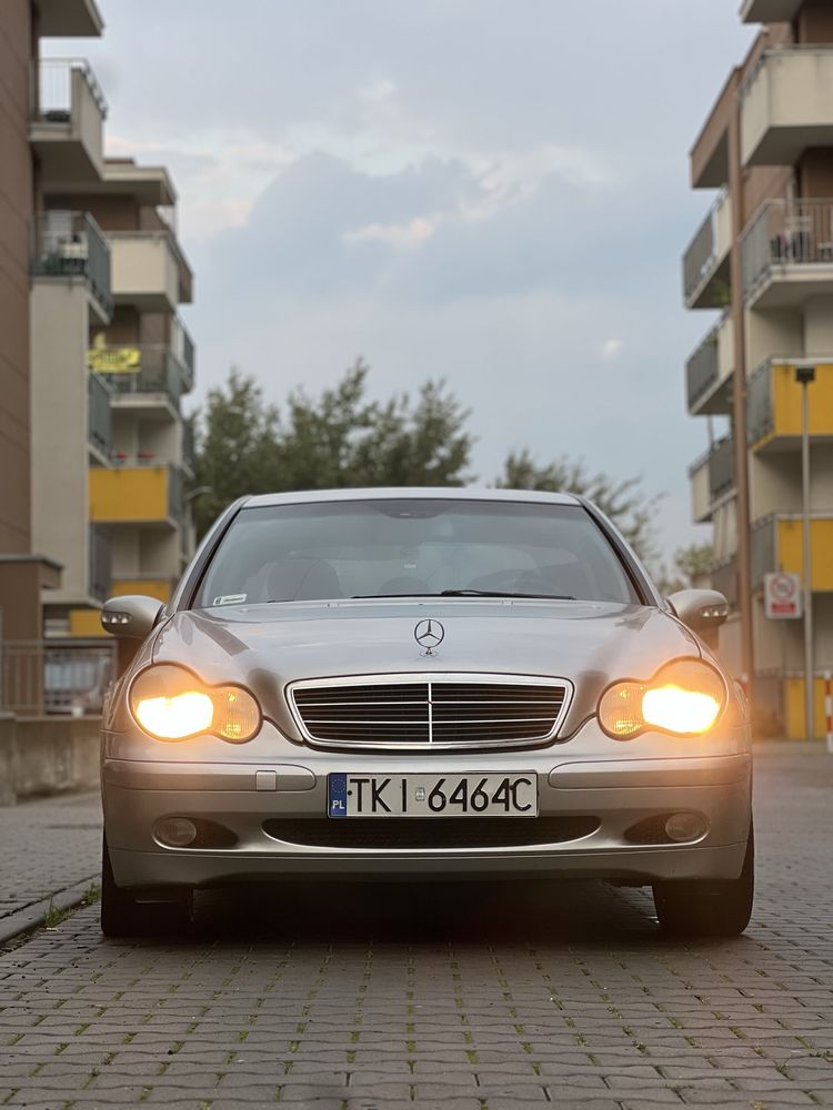 sprzedaję Mercedesa W203 2.0 Kompressor, gaz–benzyna.