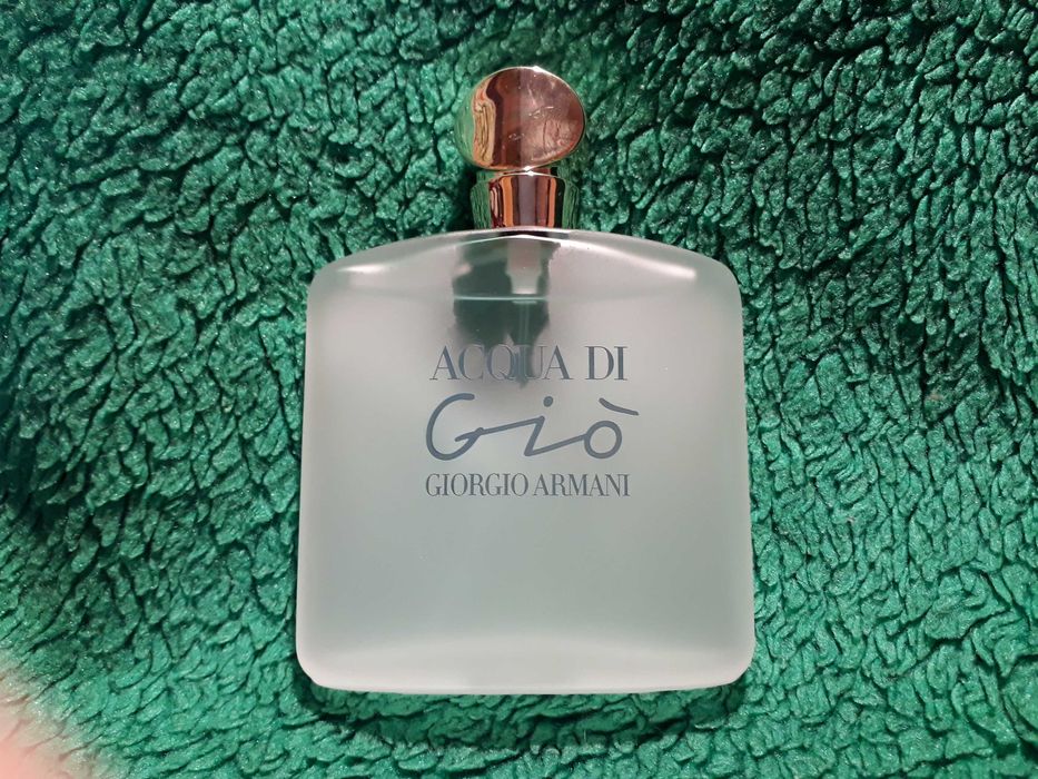 Nowa "Acqua di Gio" EdT 100 ml dla kobiet + wachlarz Armani gratis!