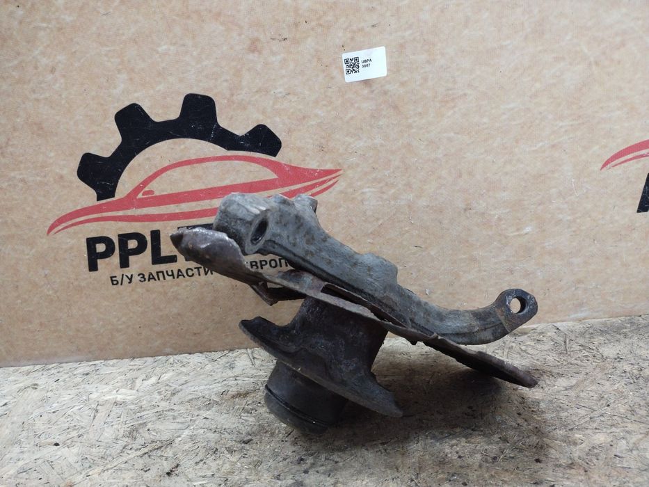 Mercedes C W203 00-07 Поворотный кулак передний левый цапфа ступица