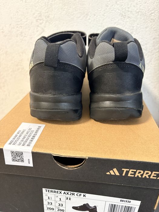 Adidas кроссовки для мальчика 33 р