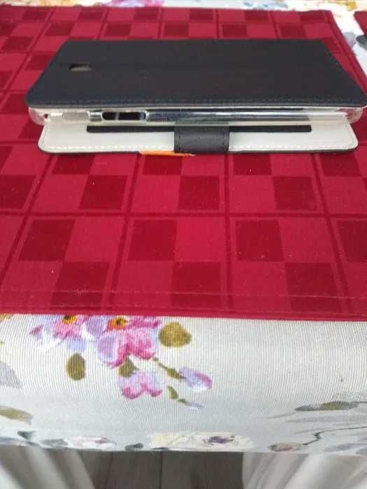 sprzedam futerał na tablet nowy z Japonii