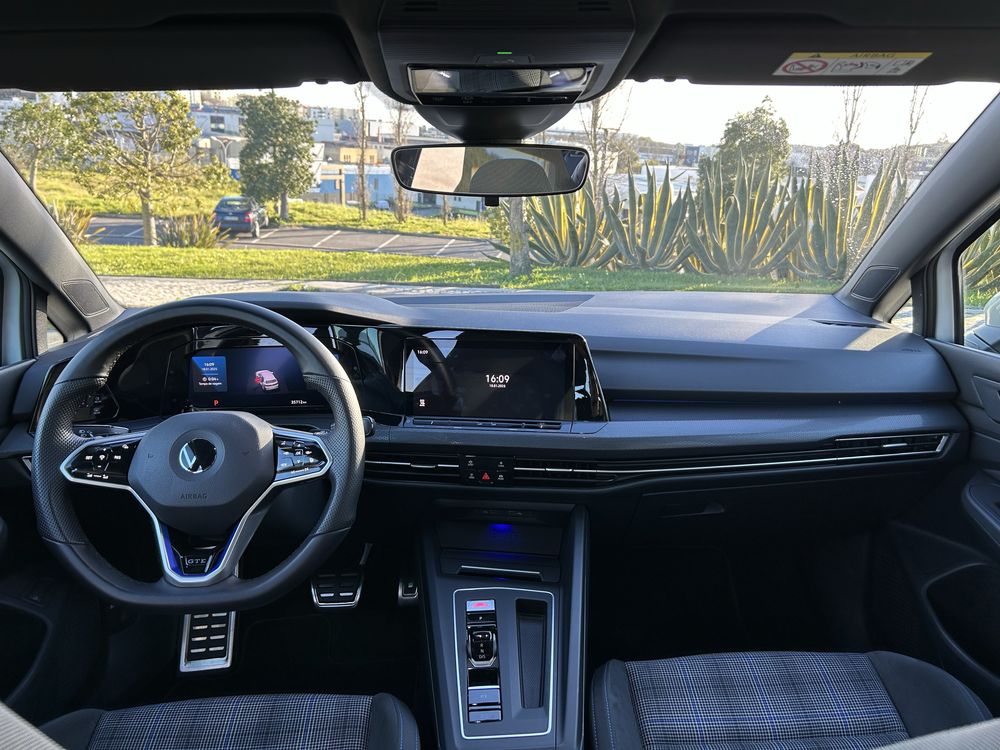 Volkswagen Golf 8 GTE 2022