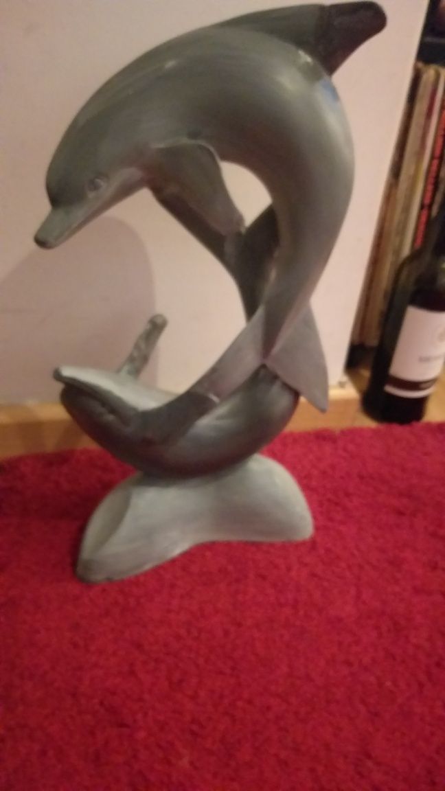 Escultura em madeira golfinhos
