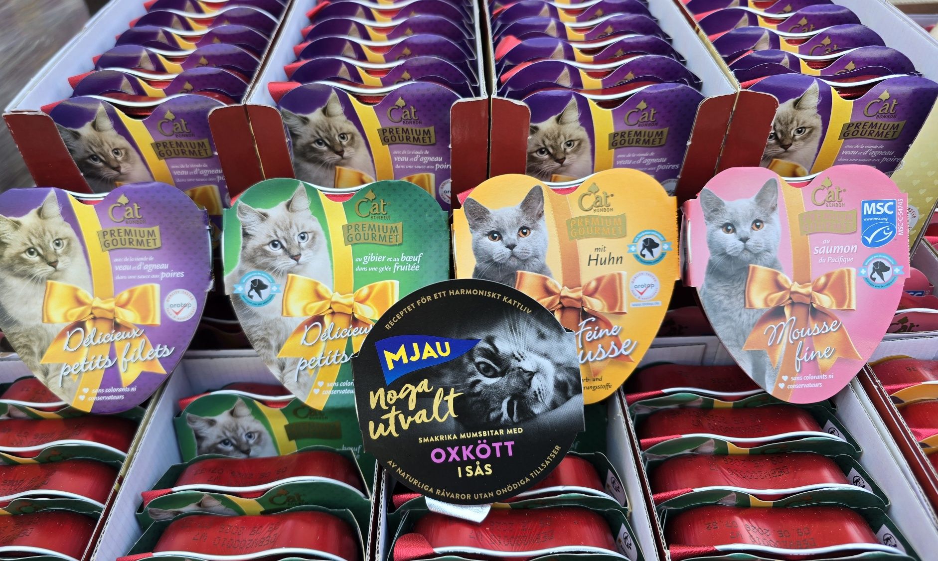 100szt Karma mix DLA KOTA 
Zestaw składa się z mixu karm widocznych na