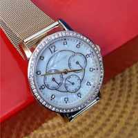 Ładny złoty zegarek marki Adrienne Vittaldini