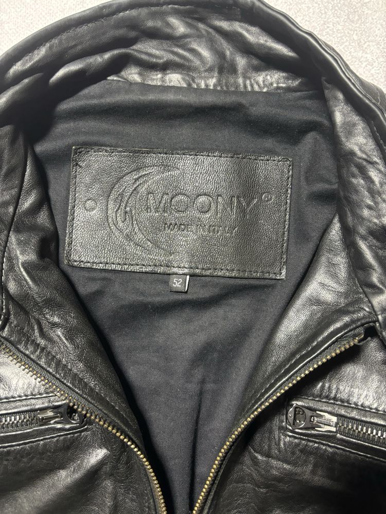 Шкіряна куртка від Moony в хорошому стані Л розмір